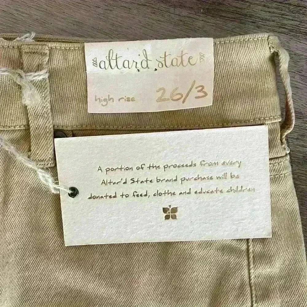 Altar'd State High Rise shorts frayed hem button fly Size 26/3 NWT - Picture 5 of 6